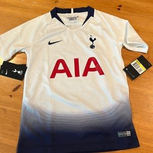 Never worn Kane jersey in YOUTH, unisex, size Small. Tags still on.